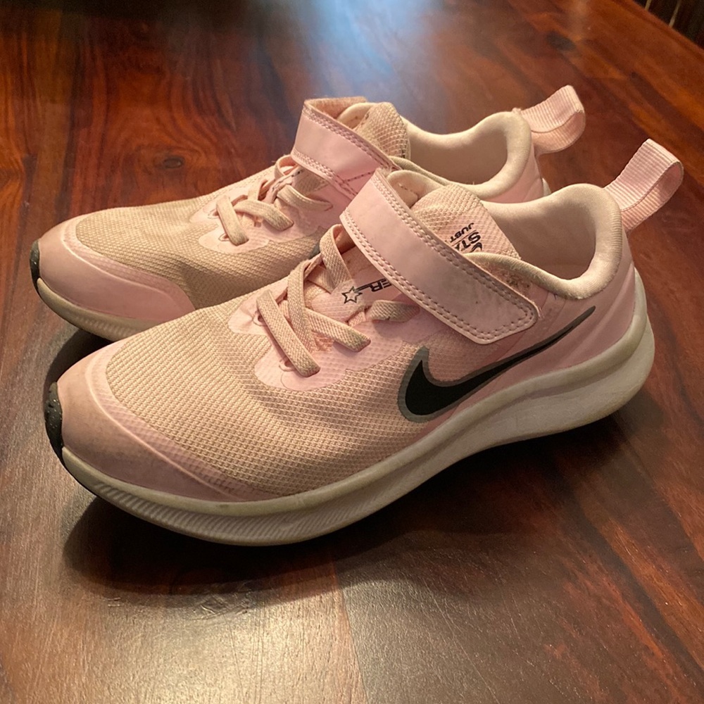 Nike Girls tennis shoes